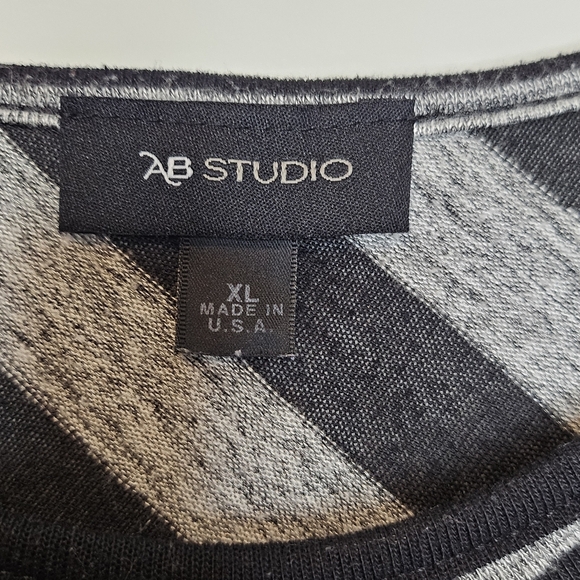 AB Studio Light Gray and Black Diagonal Striped Blouse Juniors Size XL - Picture 3 of 8